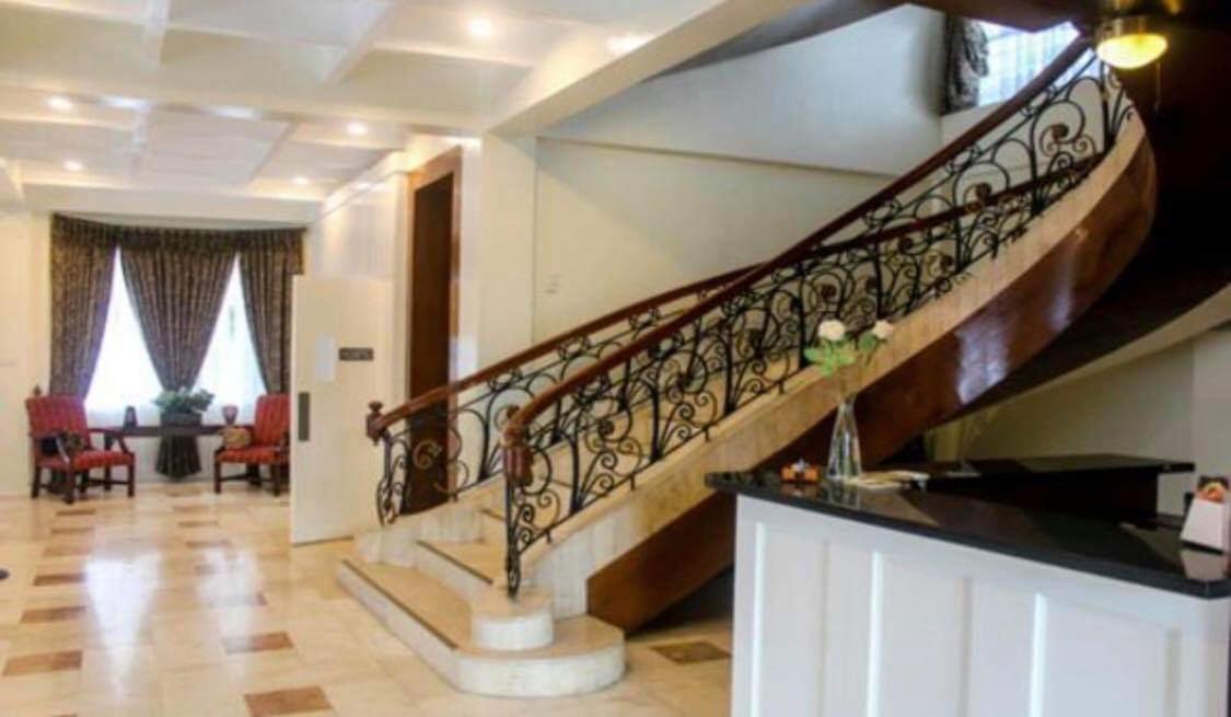 Citi Garden Suites Naga Kültér fotó
